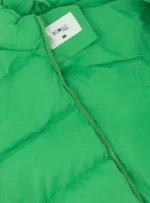 Chamarra verde para mujer.